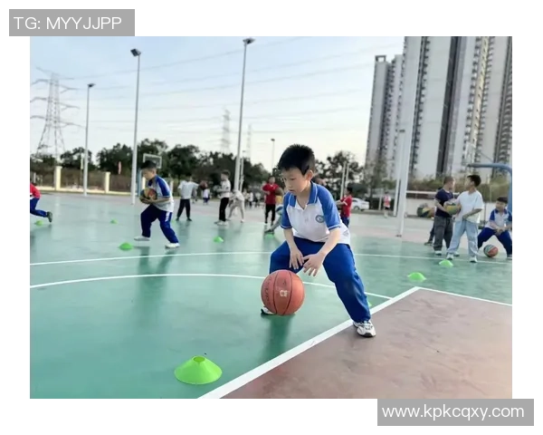 中小学生六号篮球的选购指南与训练技巧分享